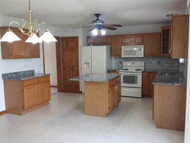 9507 Greyhawk Dr, Fort Wayne, IN 46835 - photo 2