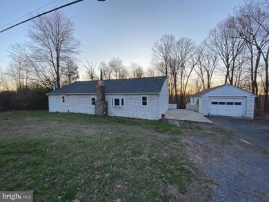 4469 N Twin Valley Rd, Morgantown, PA 19543 - photo 2
