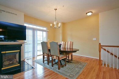 1812 Cedar Cove Way unit 101, Woodbridge, VA 22191 - photo 6