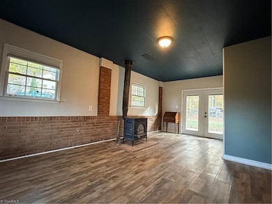 144 Norwood Dr, Reidsville, NC 27320 - photo 4