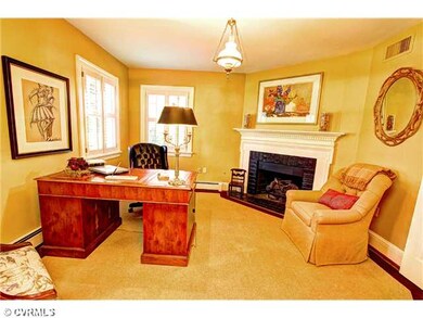 Studio/Study/Office - Cozy study with gas FP and b