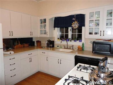 Kitchen KITCHEN IN MAIN PART OF HOUSE