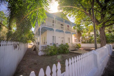 1-724 Olivia St-13