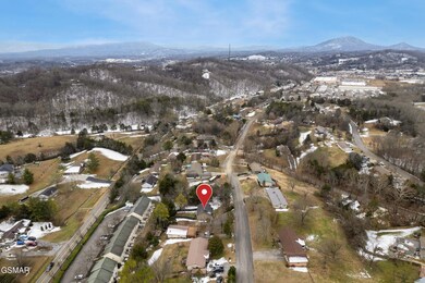 420 Conley Dr, Sevierville, TN 37876 - photo 2