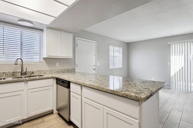 1426 E Mountain View Rd unit 4, Phoenix, AZ 85020 - photo 7