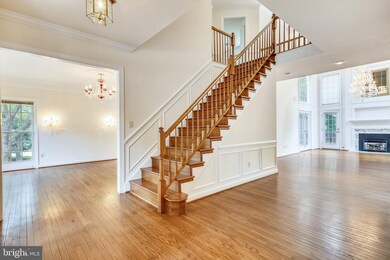 8656 Oak Chase Cir, Fairfax Station, VA 22039 - photo 3