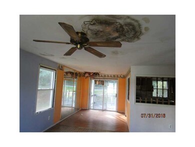107 Locust Glen Dr, Cranston, RI 02921 - photo 2