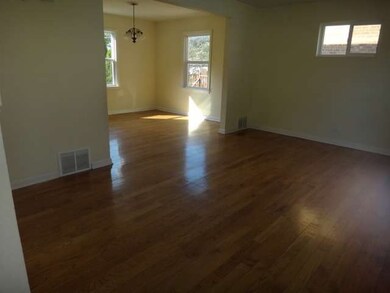 820 Suffolk Ave, Westchester, IL 60154 - photo 2