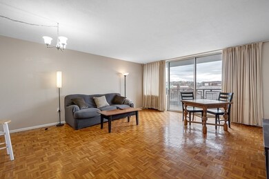 Executive House unit 502, Worcester, MA 01609 - photo 2