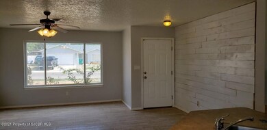 317 Valle Vista Dr, Farmington, NM 87401 - photo 2