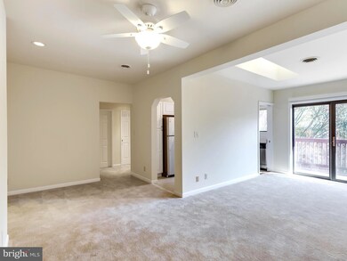 2704 Dartmouth Rd unit 10, Alexandria, VA 22314 - photo 4
