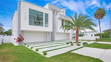 1798 Holiday Ln, Naples, FL 34104 - photo 2