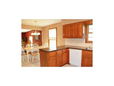 Kitchen Open to Breakfast area & Family Room