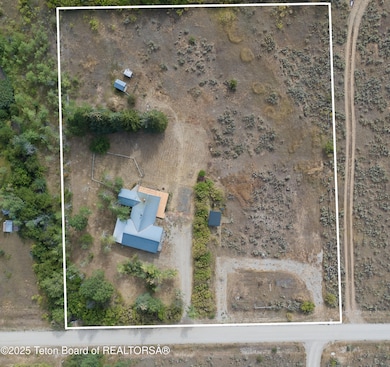 5223 Rancheros Loop_For MLS-1