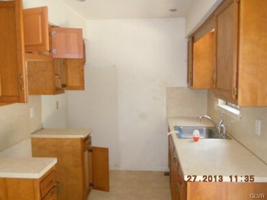 416 Old Forge Dr, Bath, PA 18014 - photo 4