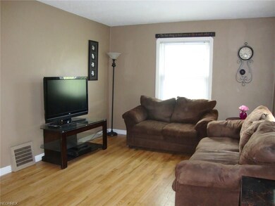 Fresh up to date neutral colored walls and plenty 