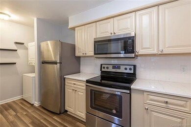 1051 Churchill Downs Ct unit E, Charlotte, NC 28211 - photo 3