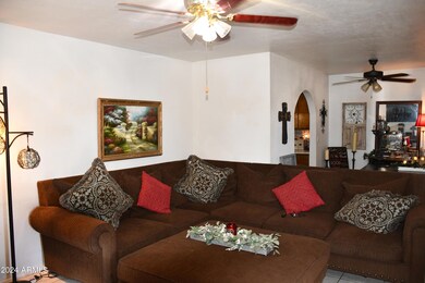 673 E Commonwealth Place, Chandler, AZ 85225 - photo 2