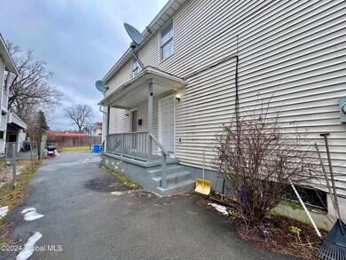 825 Hamilton St, Schenectady, NY 12307 - photo 4
