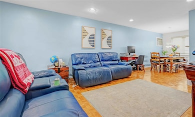 13-10 212th St unit 118, Bayside, NY 11360 - photo 3