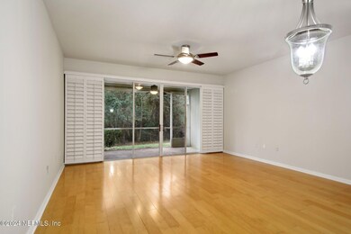 10-web-or-mls-Roundleaf Dr-010