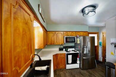 516 6th Ave SE, Jamestown, ND 58401 - photo 4