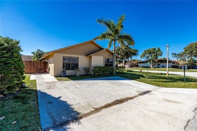 5360 Mendoza St unit two, West Palm Beach, FL 33415 - photo 3