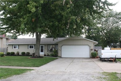762 Robinwood Ave, Sheffield Lake, OH 44054 - photo 3