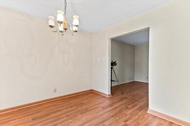 06-Dining Area