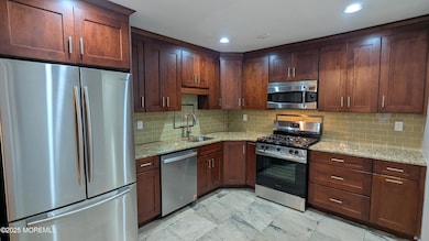 53 Thorne Ln, Matawan, NJ 07747 - photo 7