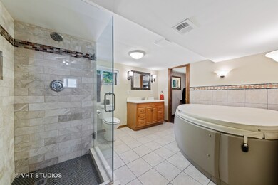 212 N Bonnie Brae Ave, Elmhurst, IL 60126 - photo 2