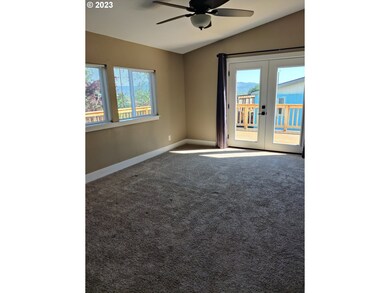 1048 SW Clawson Cir, Troutdale, OR 97060 - photo 5