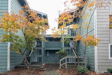 3430 I St NE unit J101, Auburn, WA 98002 - photo 2