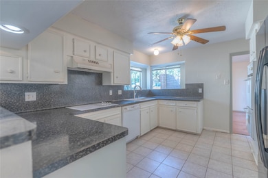 2009 Tickner St, Conroe, TX 77301 - photo 7