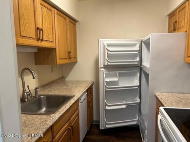 3 Village Cir unit 107, Stroudsburg, PA 18360 - photo 5