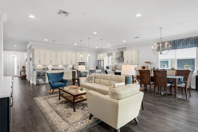 Family room & Kitchen Combo