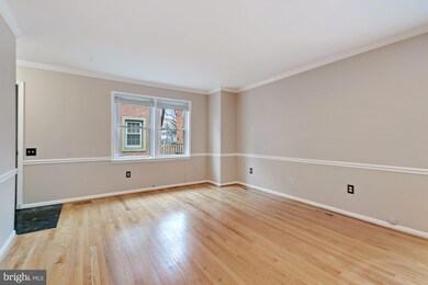 1312 Chetworth Ct, Alexandria, VA 22314 - photo 6