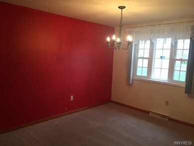 7230 Nickett Dr, North Tonawanda, NY 14120 - photo 2