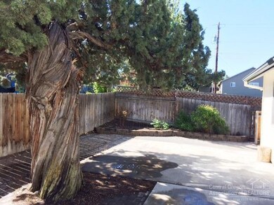 2242 SW 37th St, Redmond, OR 97756 - photo 7