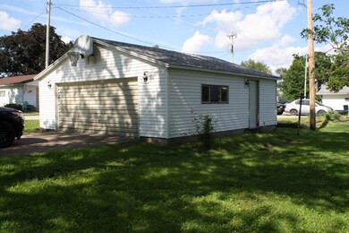Detached Garage