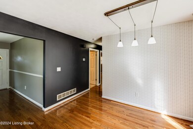 5706 Indian Rock Rd, Louisville, KY 40219 - photo 5