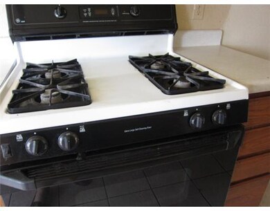Kitchen. gas stove