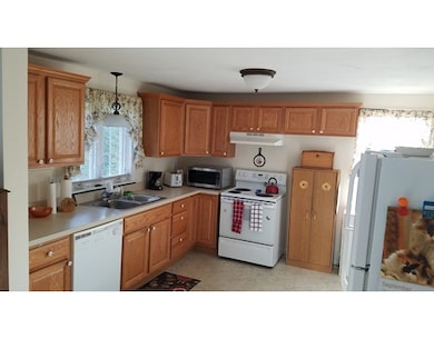 47 Water St unit B, Milford, MA 01757 - photo 6