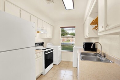 2123 N Austin Ave, Pearland, TX 77581 - photo 3