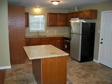 811 Hohl St, Houston, TX 77022 - photo 7