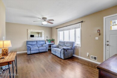 06-Family Room