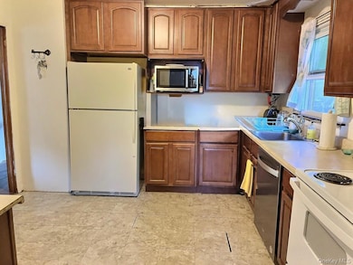 13 Eck Rd, Wappingers Falls, NY 12590 - photo 6