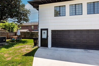 3742 Charleston St unit 1/2, Houston, TX 77021 - photo 2