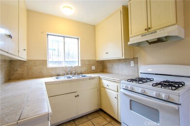 2410 E Hatchway St, Compton, CA 90222 - photo 4