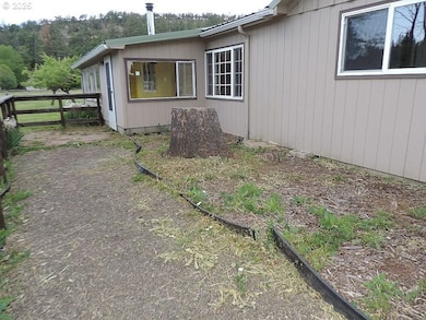 1525 U S 97, Goldendale, WA 98620 - photo 2